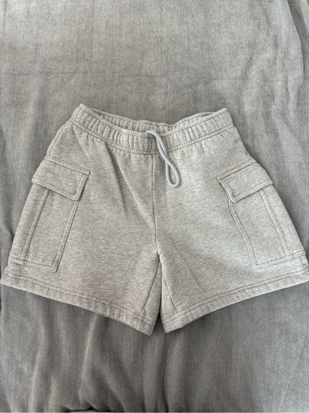 Aritzia Cozy Sweatfleece Mega CargoMid-Thigh Short cargo shorts sz XXS